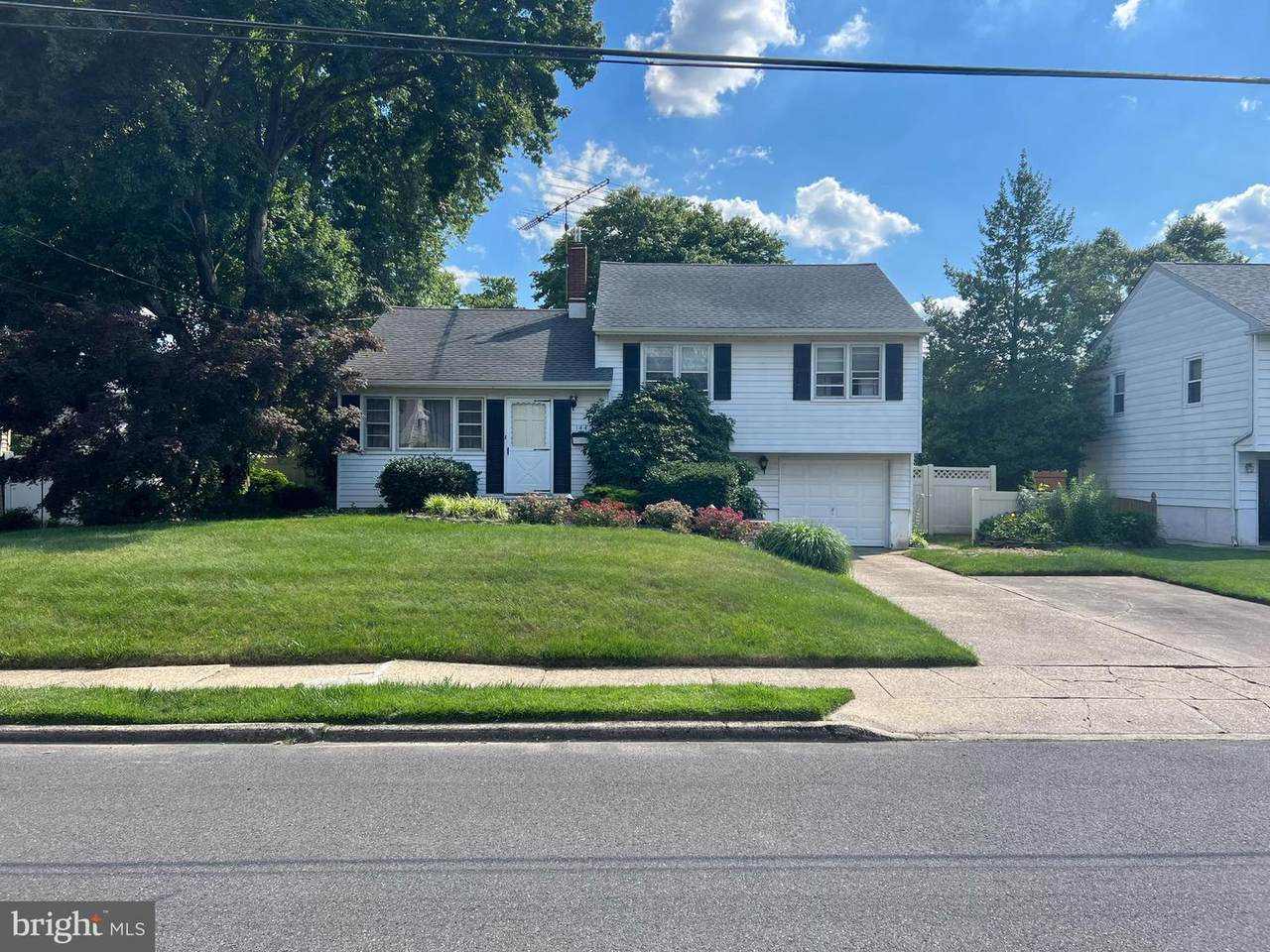 144 Hawthorne Drive - Photo 1