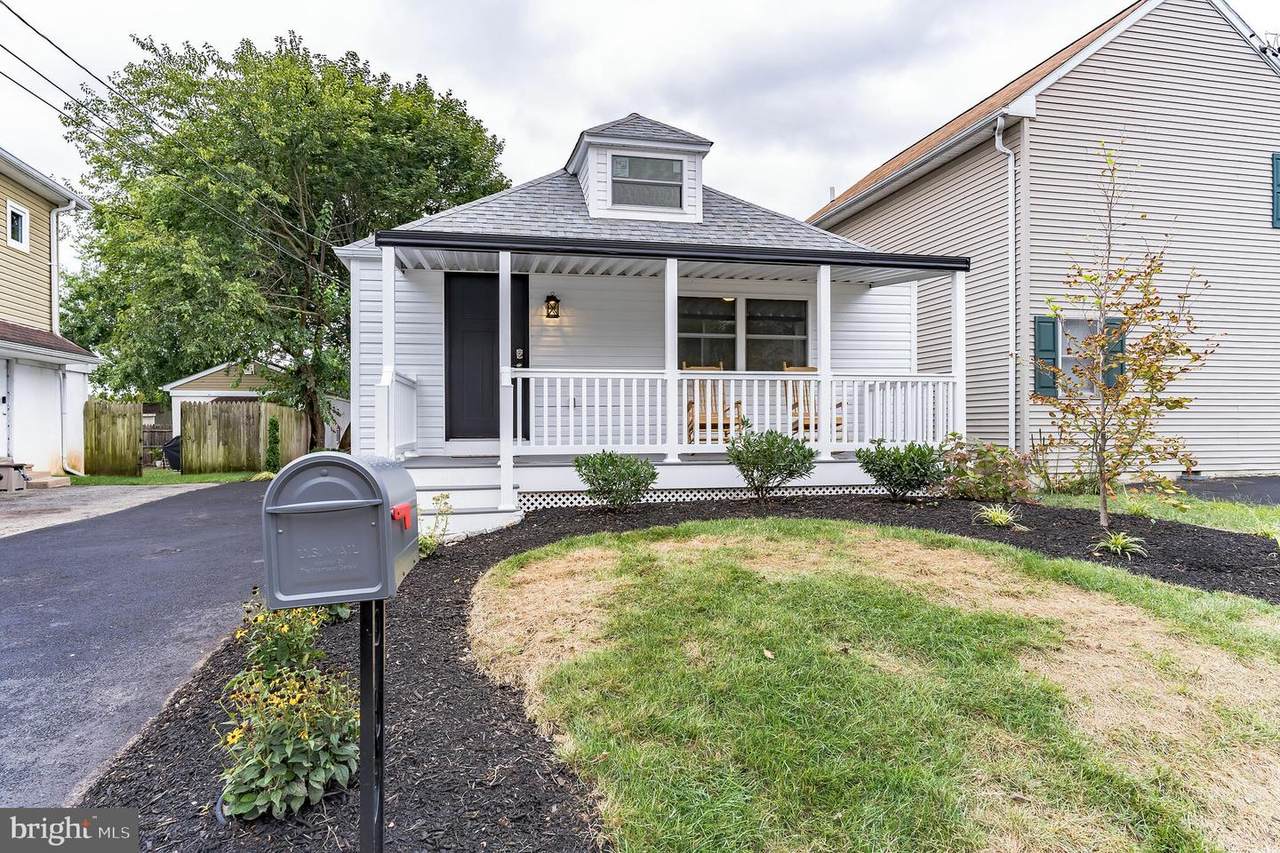 215 Connor Street - Photo 1