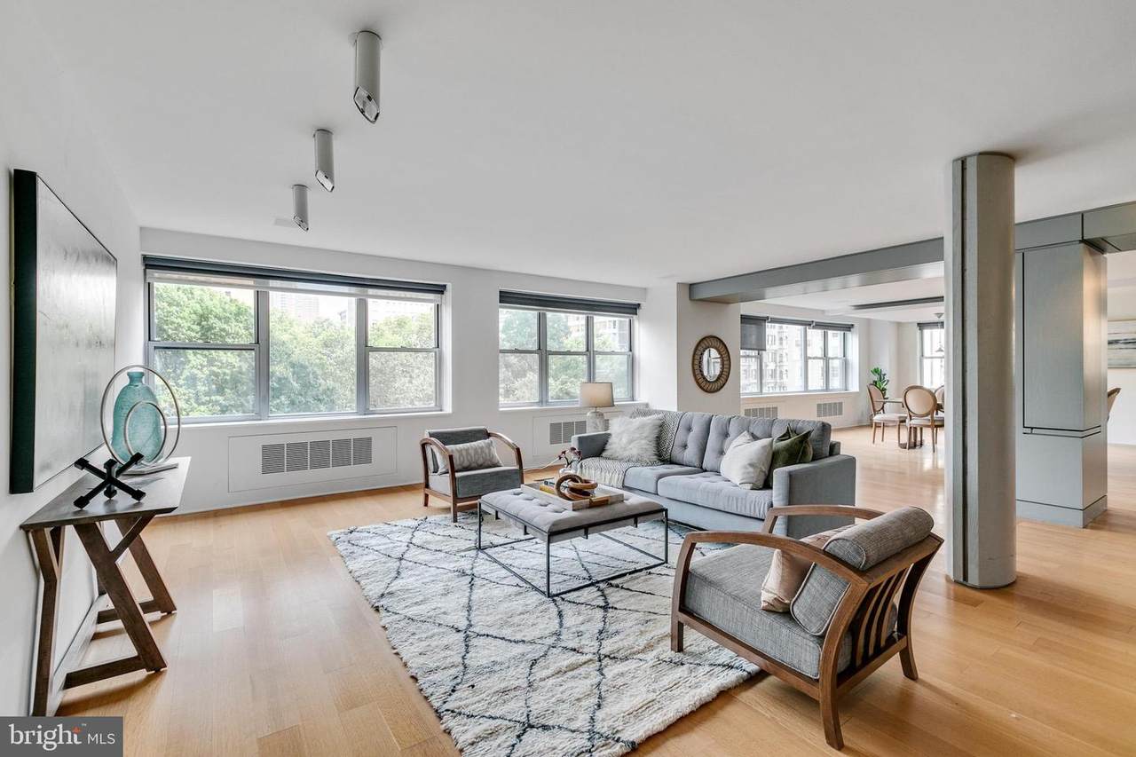 220 Rittenhouse Square - Photo 1