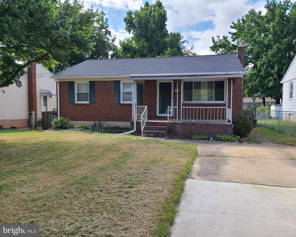 723 Seagrove Road - Photo 1