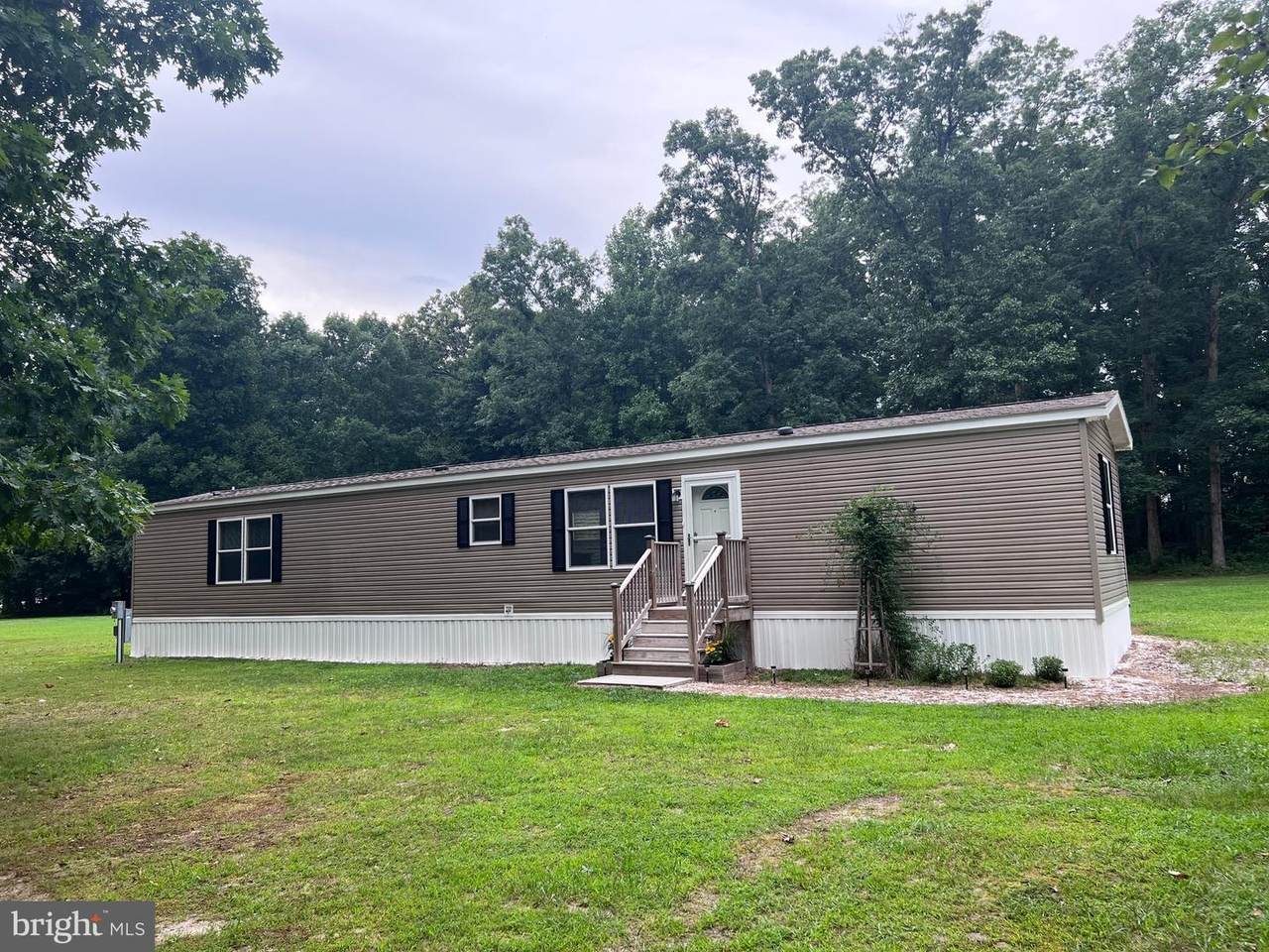 117 Hendricks Lane - Photo 1