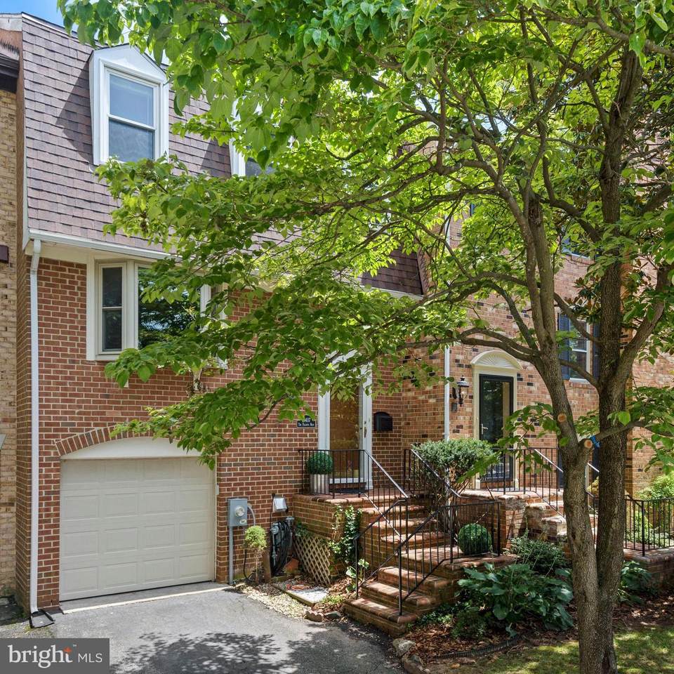 10407 Detrick Avenue - Photo 1
