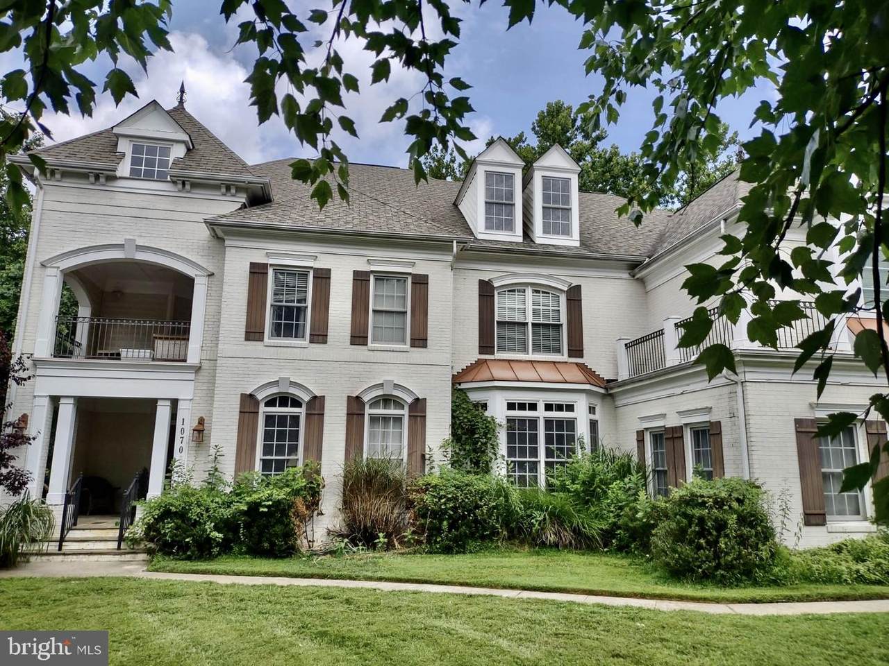 1070 Cedar Chase Court - Photo 1