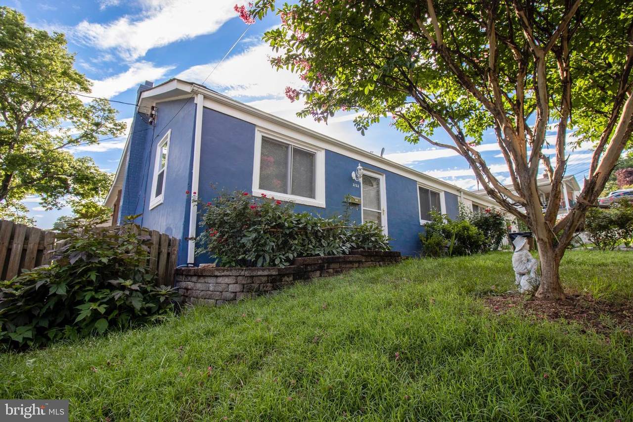 2122 Lincoln Street - Photo 1