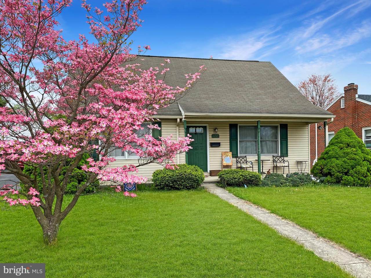 437 Indiana Avenue - Photo 1