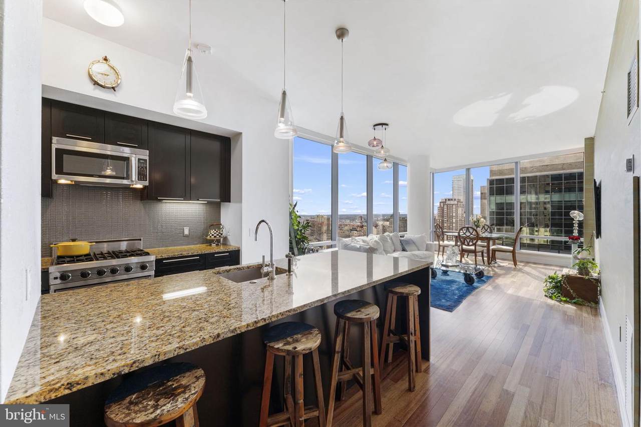 1414 Penn Square - Photo 1
