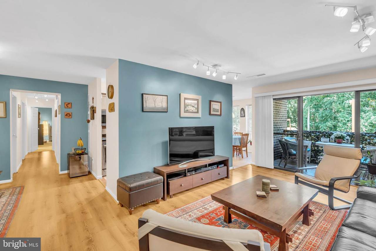 11236 Chestnut Grove Square - Photo 1