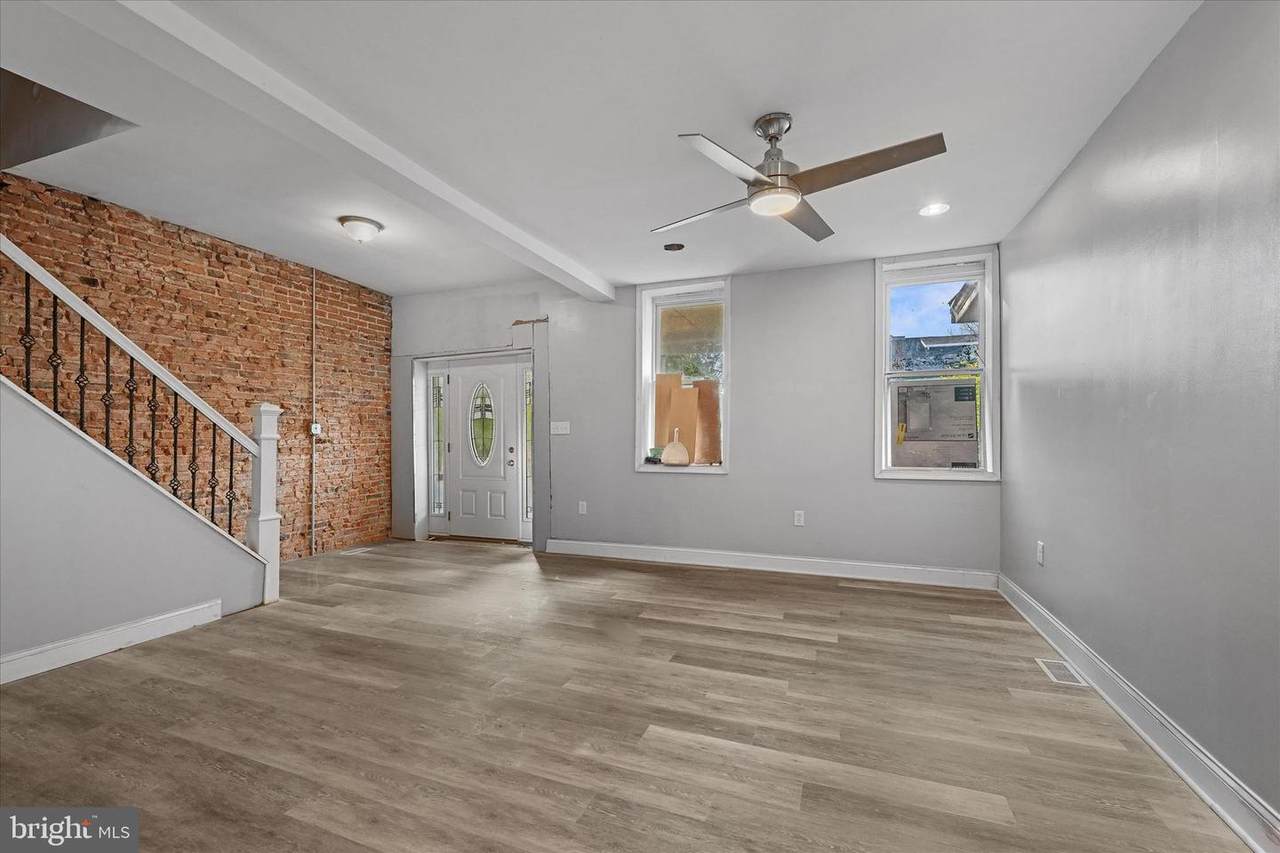 2322 Bryant Avenue - Photo 1