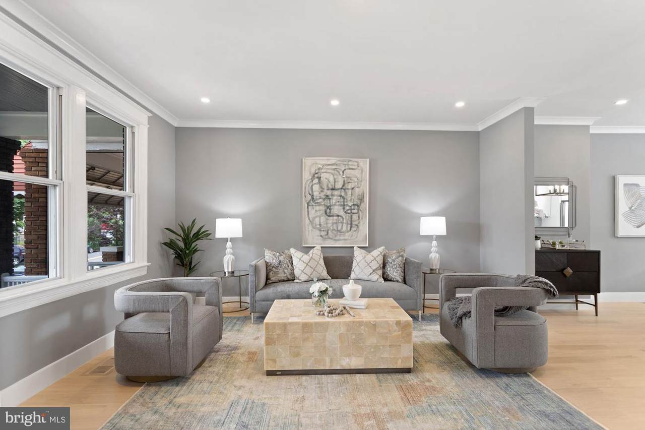 1929 2ND Street - Photo 1