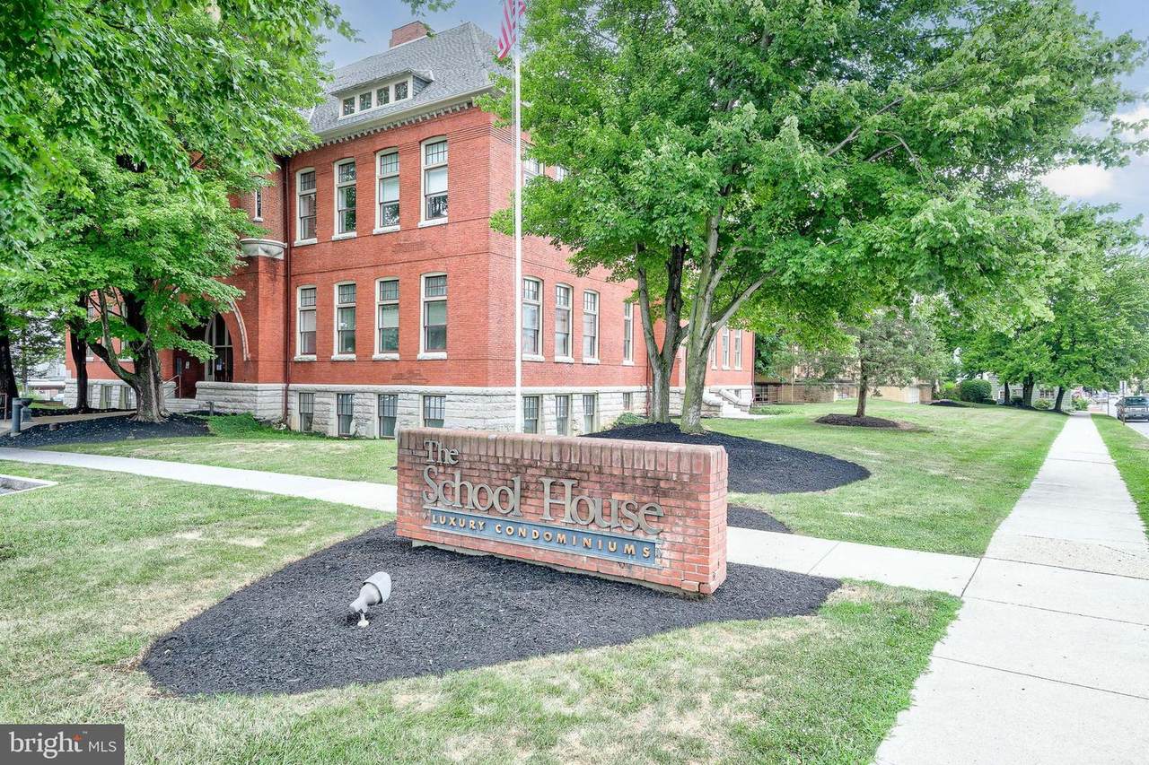 133 Locust Street - Photo 1