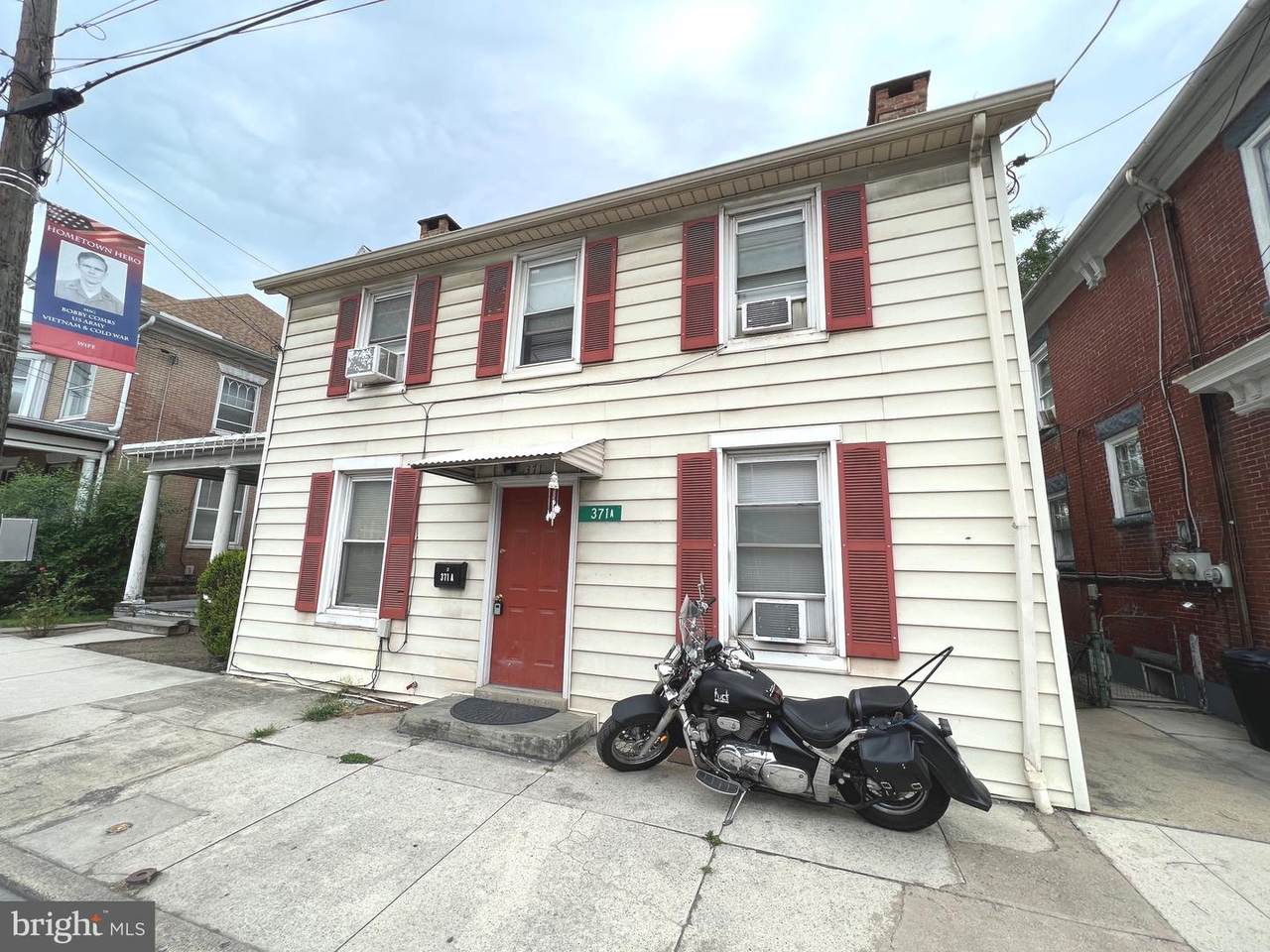 371 Philadelphia Avenue - Photo 1