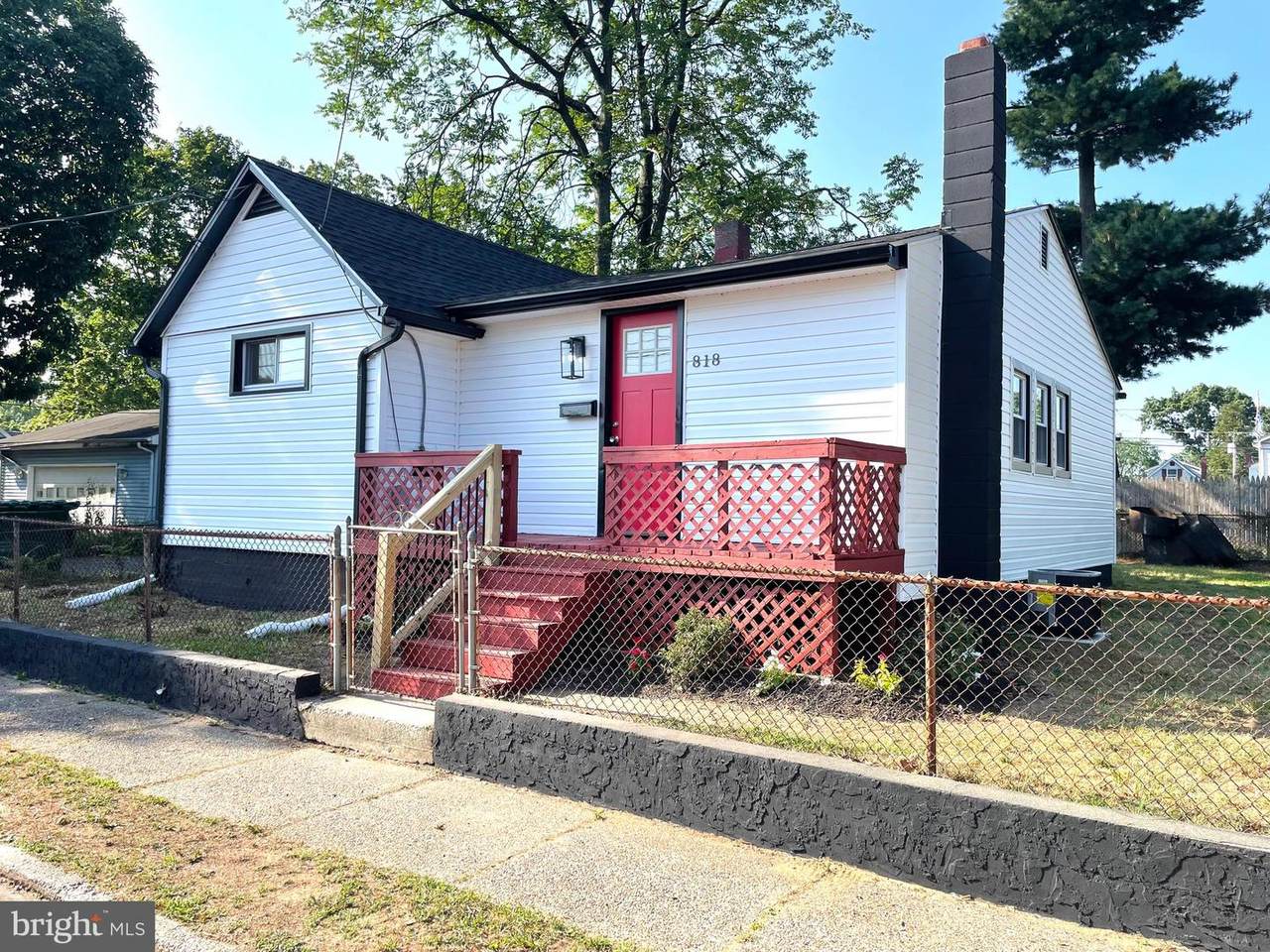 818 Philadelphia Avenue - Photo 1