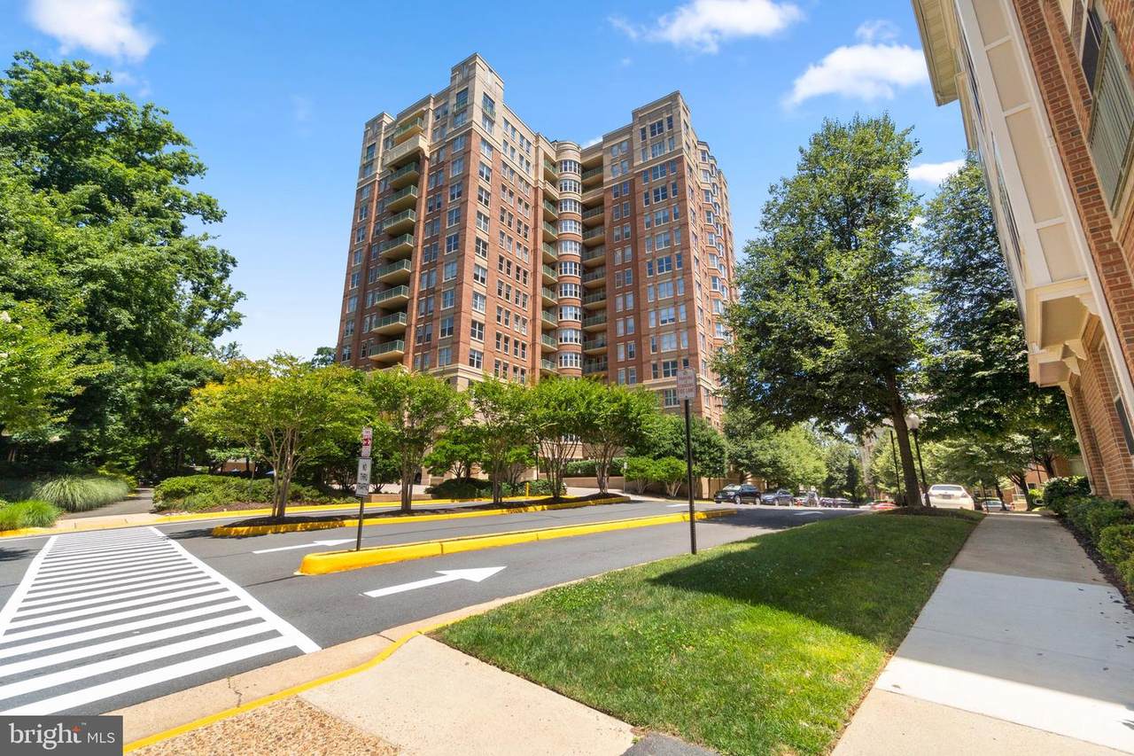 11776 Stratford House Place - Photo 1