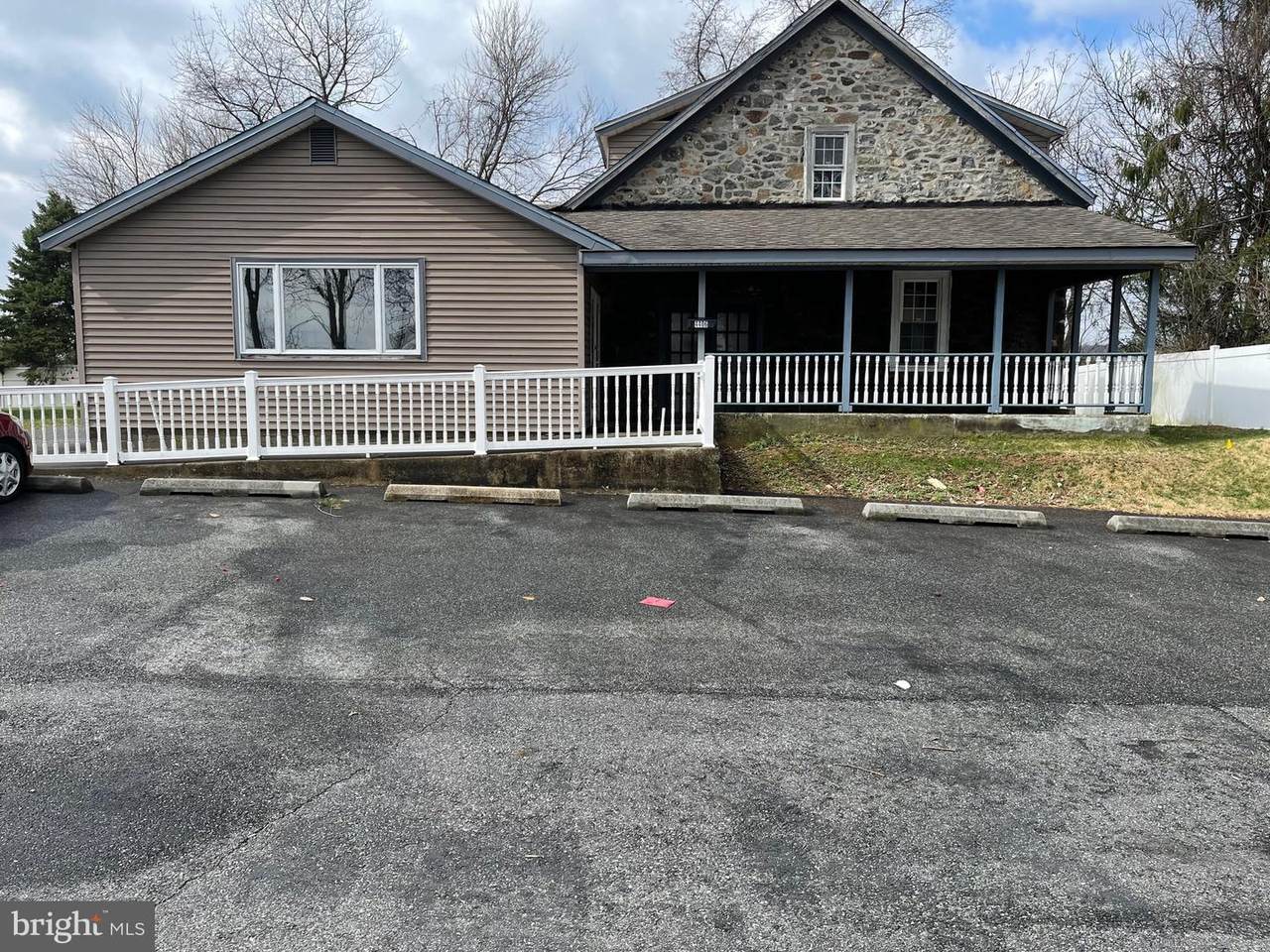 4406 Chichester Avenue - Photo 1