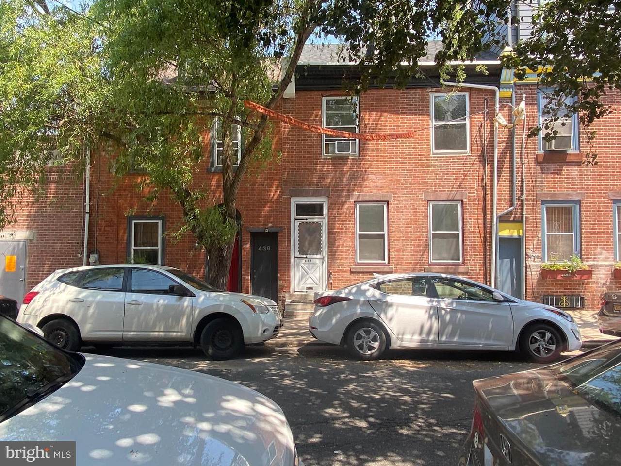 437 Brown Street - Photo 1