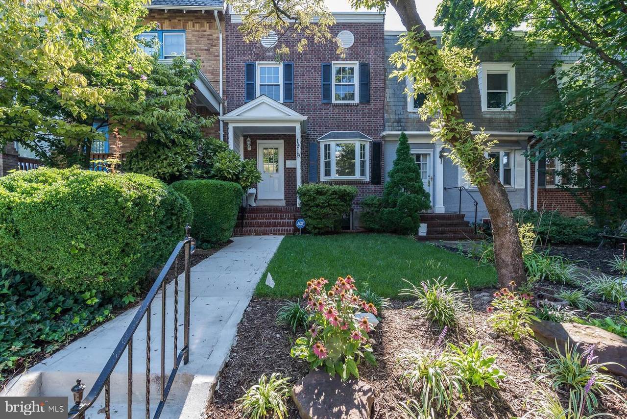 1919 37TH Street - Photo 1