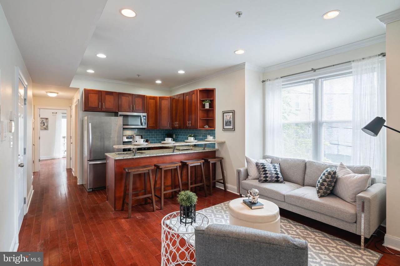 1926 Poplar Street - Photo 1