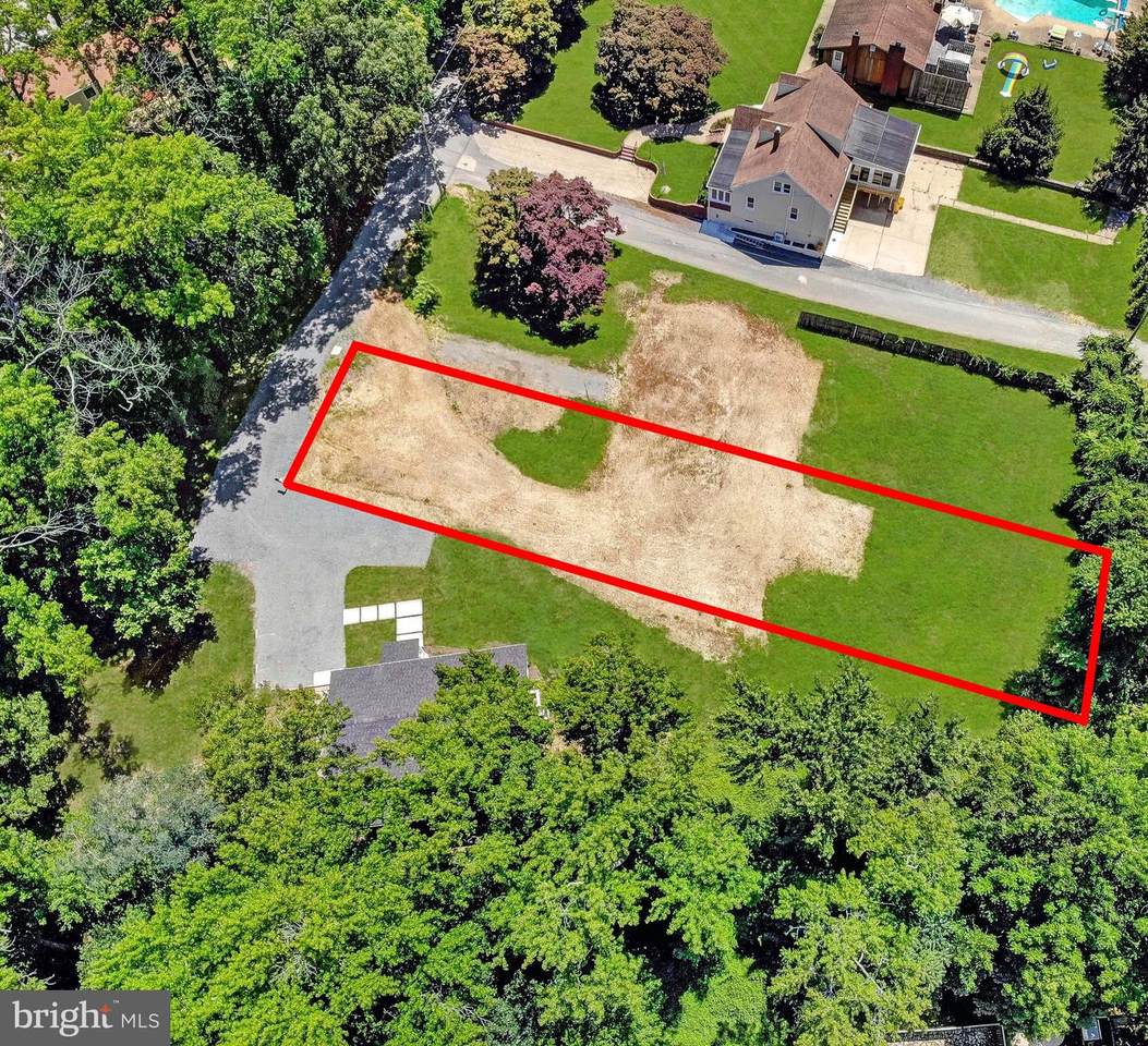 15 Elliott Road - Photo 1