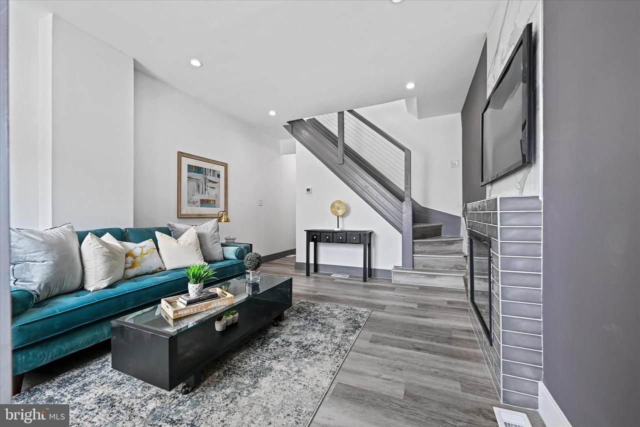 3643 Chestnut Avenue - Photo 1
