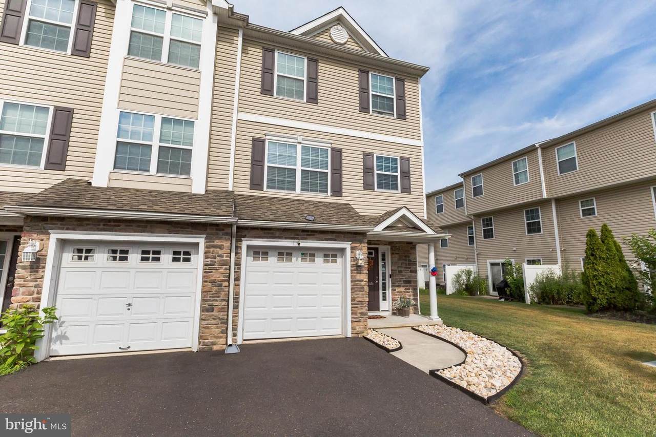 7 Center Avenue - Photo 1