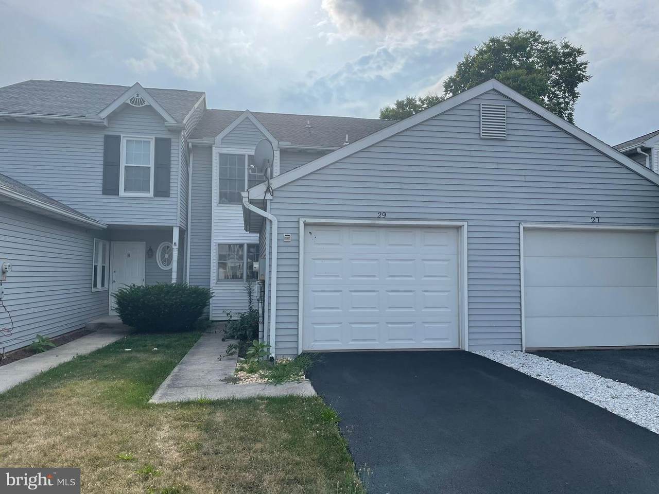 29 Warwick Circle - Photo 1