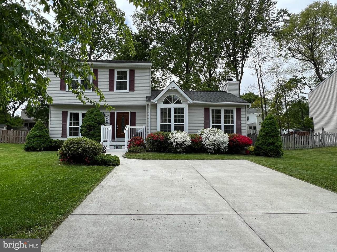 7942 Farmingdale Court - Photo 1