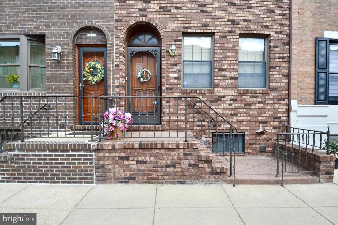 2525 Chadwick Street - Photo 1