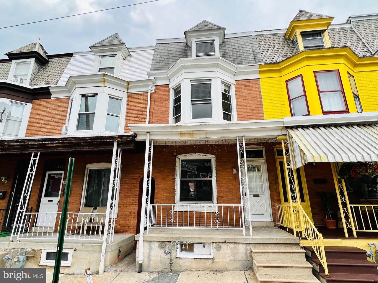 449 15TH Street - Photo 1