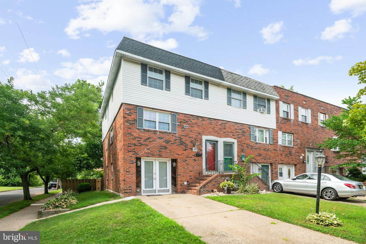 101 Suburban Terrace - Photo 1
