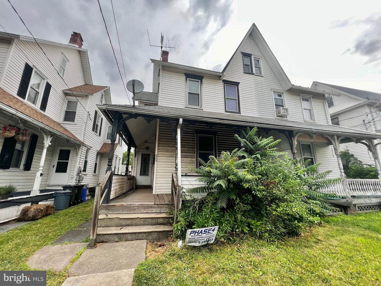 605 Broad Street - Photo 1