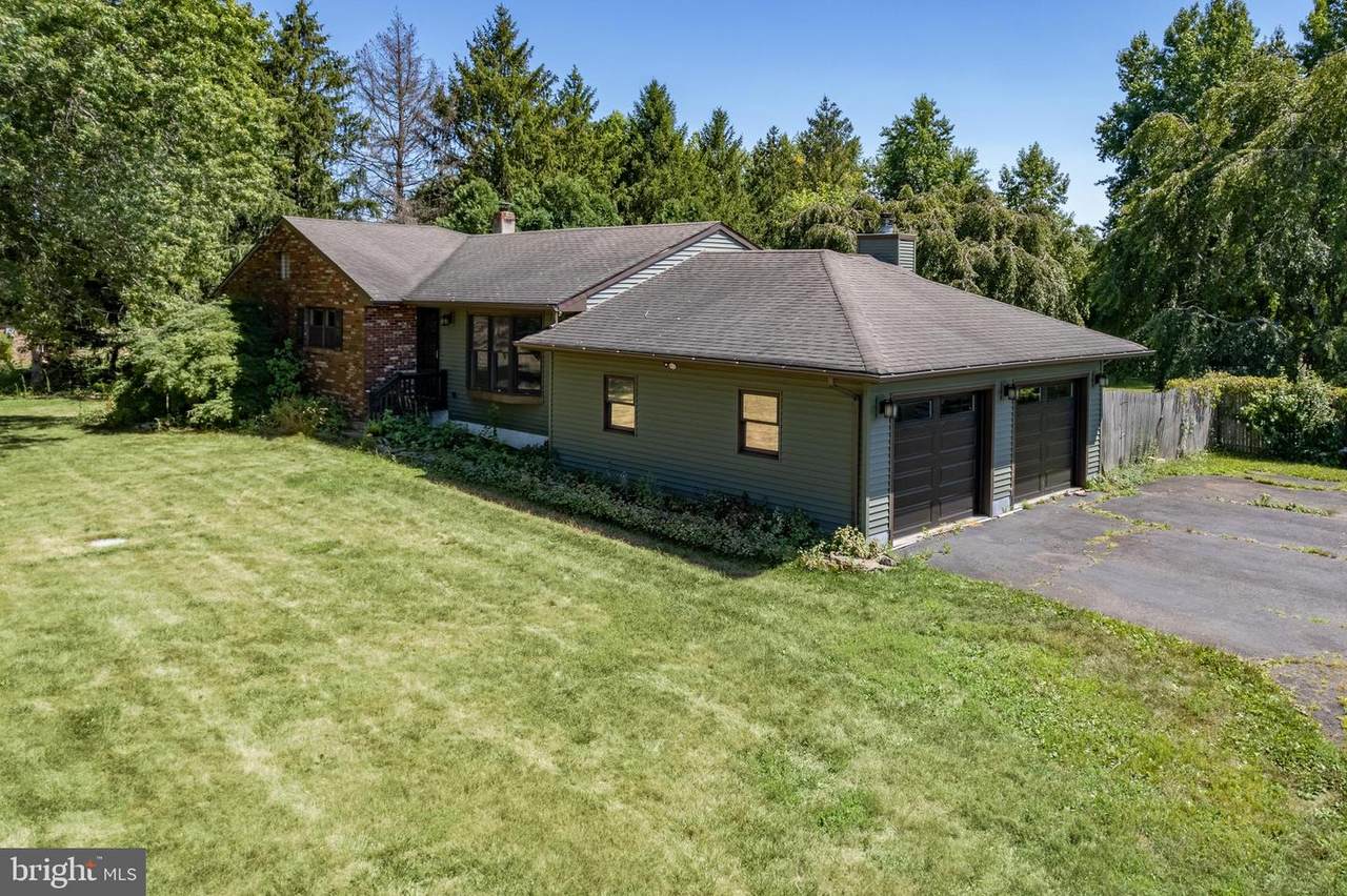 366 Sharon Road - Photo 1
