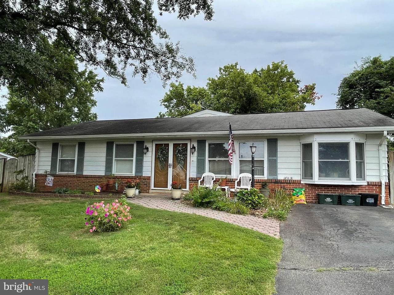 403 Williamsburg Road - Photo 1