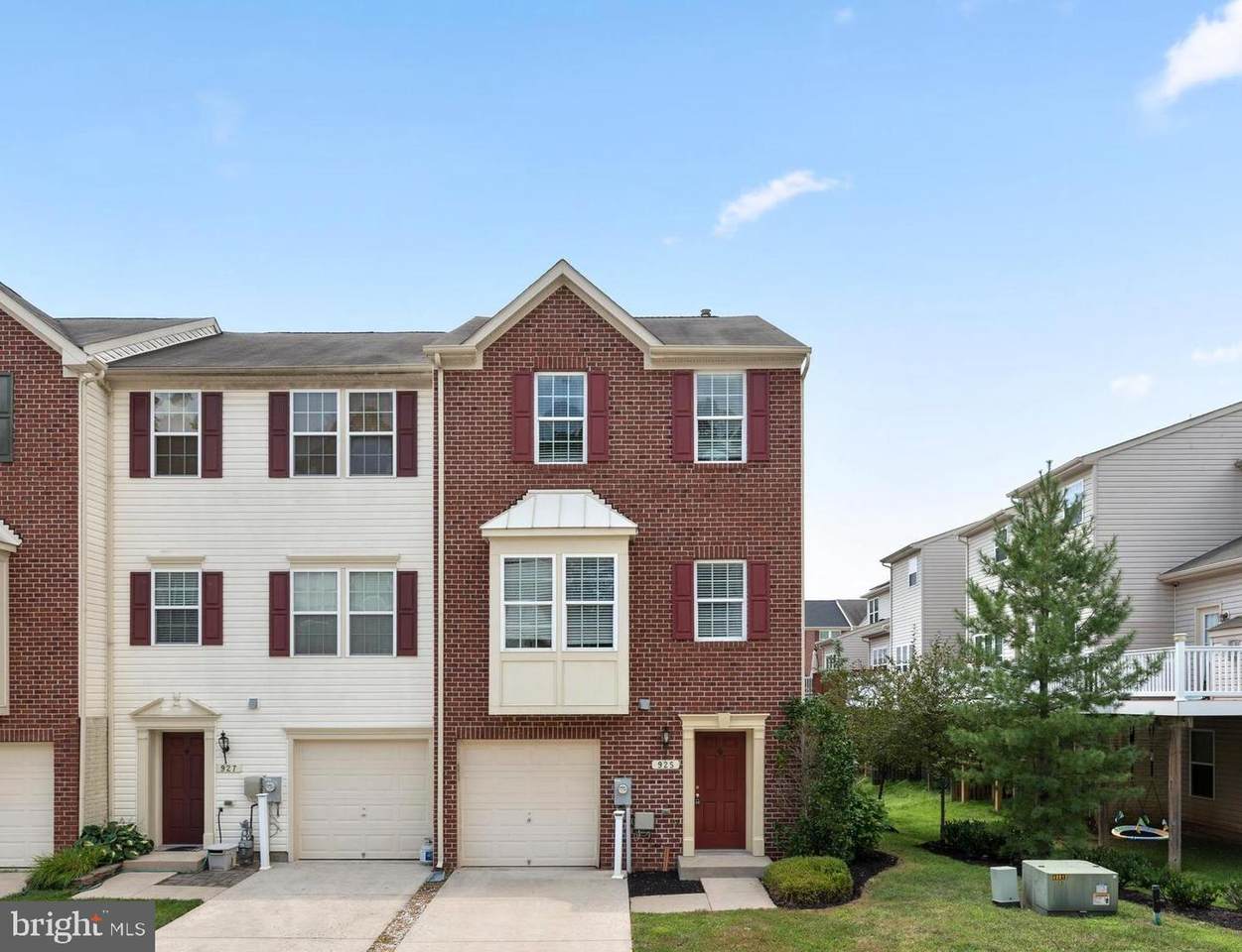 925 Hopkins Corner - Photo 1