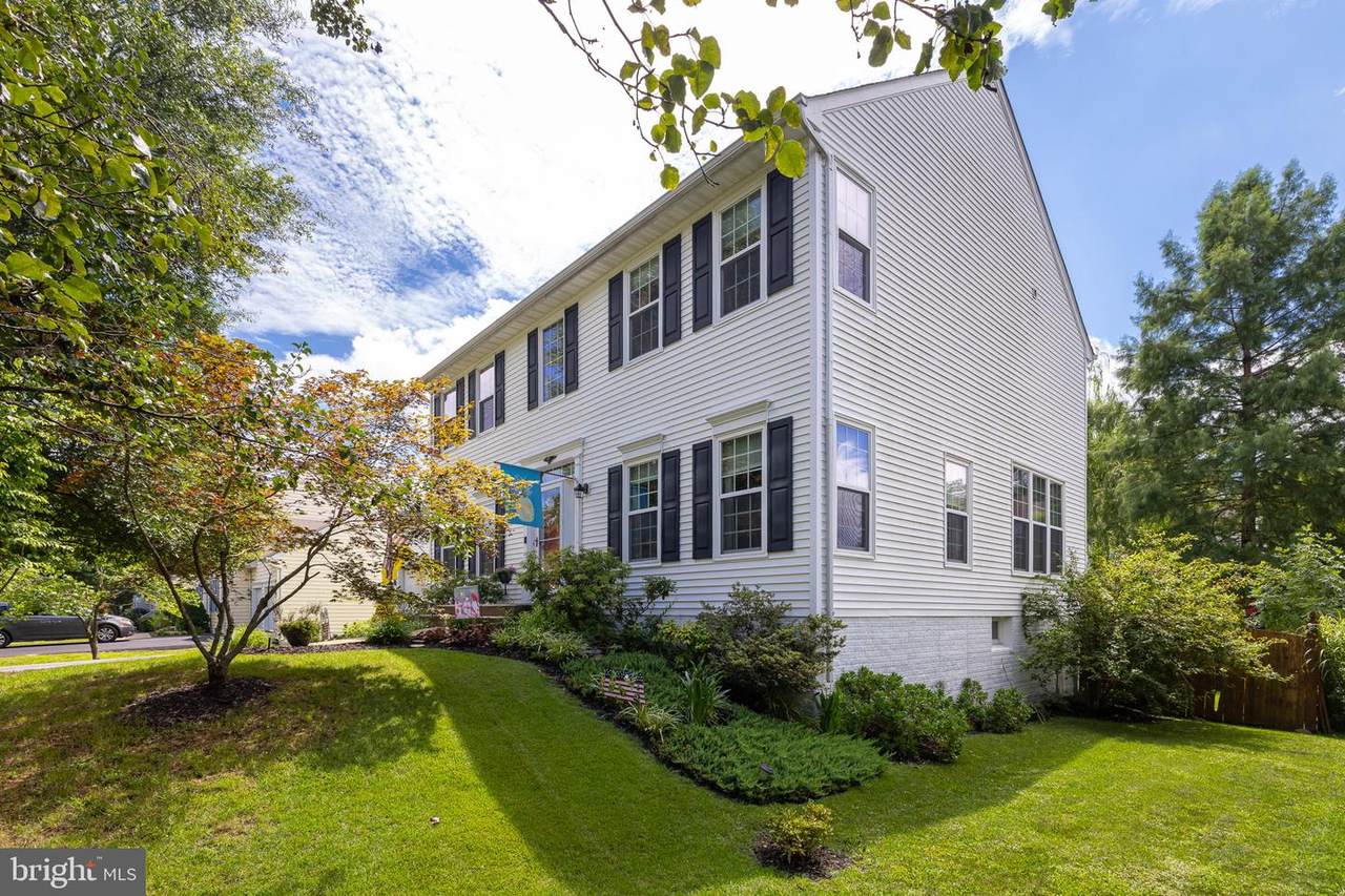 6812 Lakeridge Drive - Photo 1
