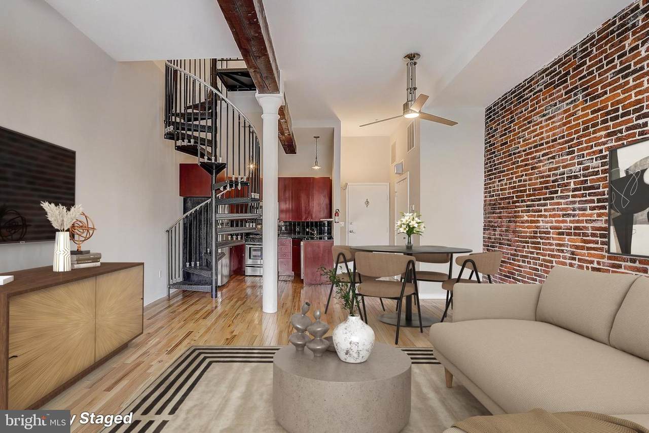 828 Hancock Street - Photo 1