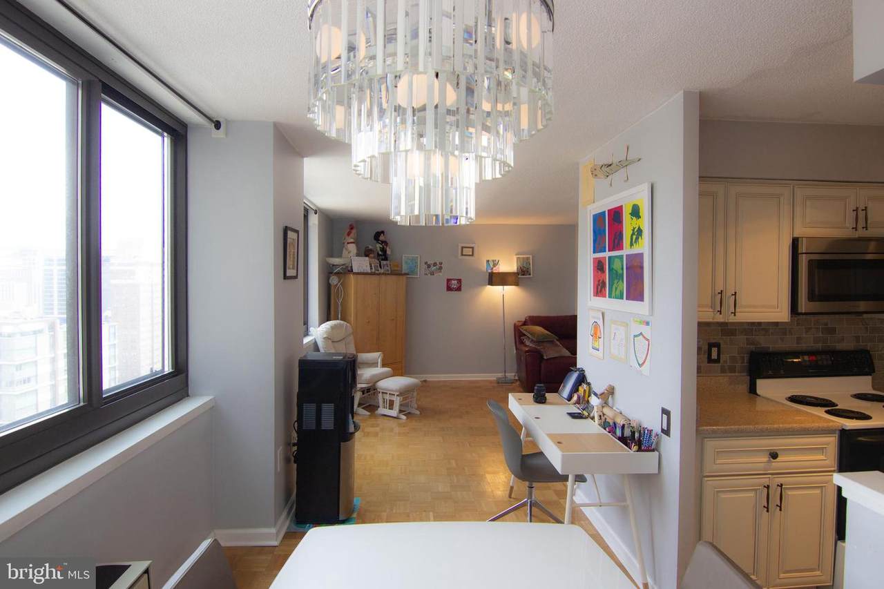 1420 Locust Street - Photo 1