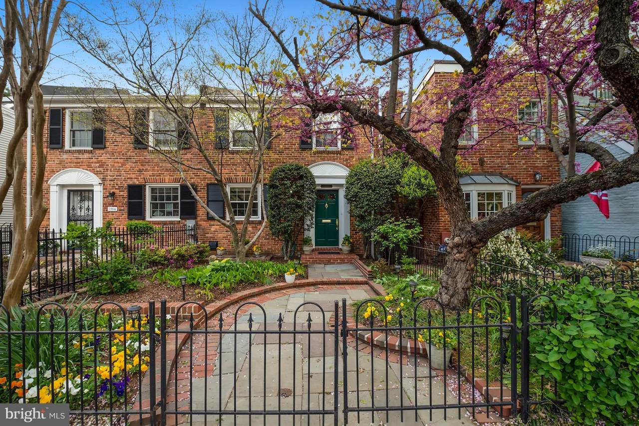 1806 35TH Street - Photo 1