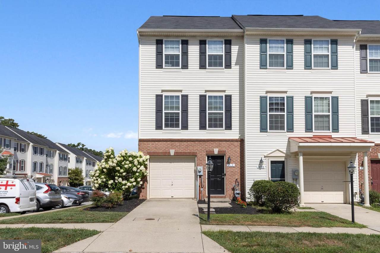 810 Croggan Crescent - Photo 1