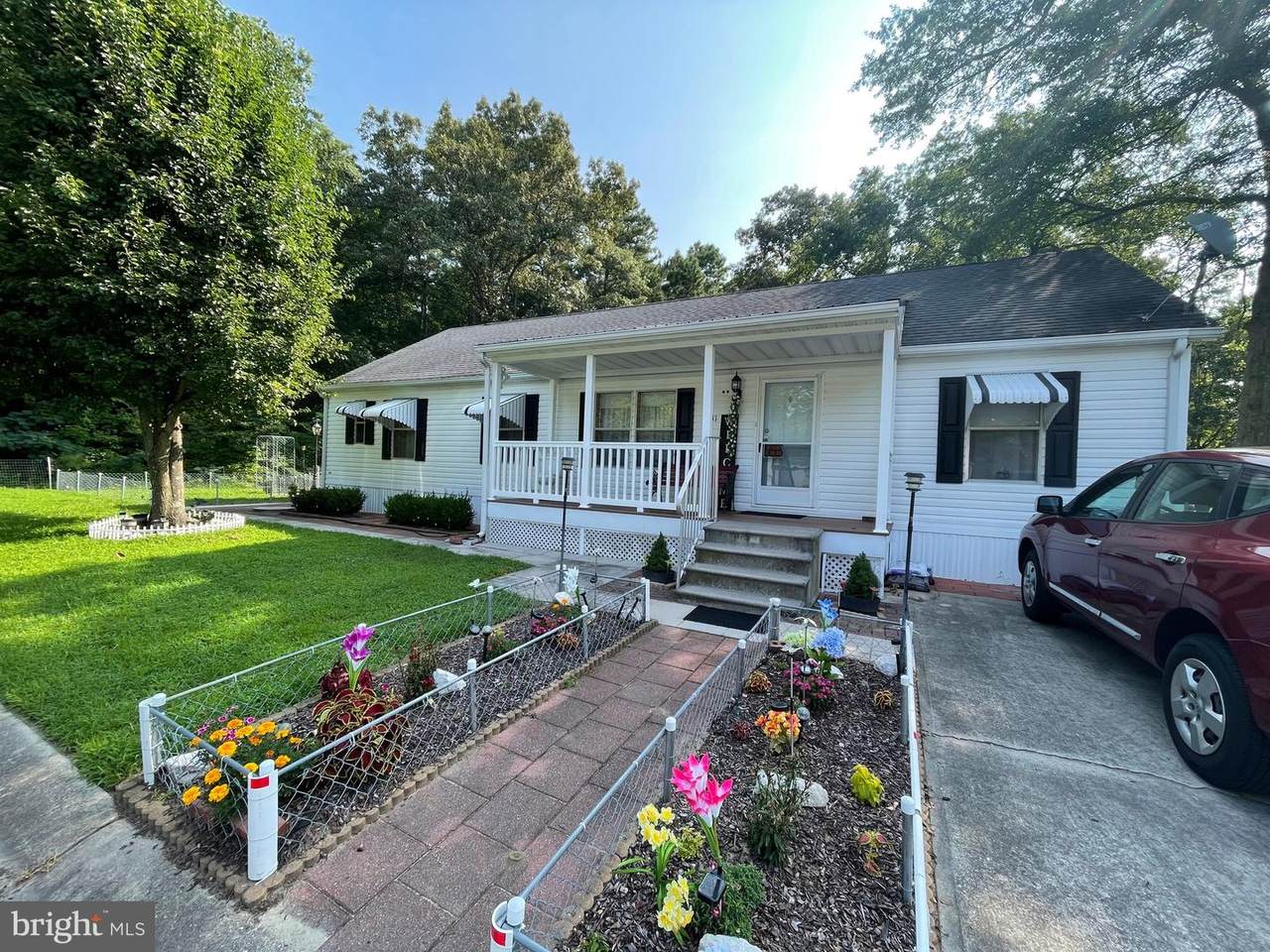 341 Holiday Street - Photo 1