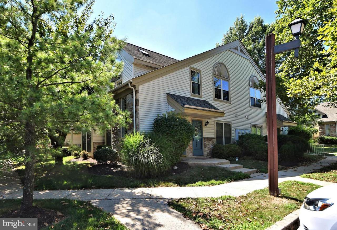 1002 Foxmeadow Drive - Photo 1