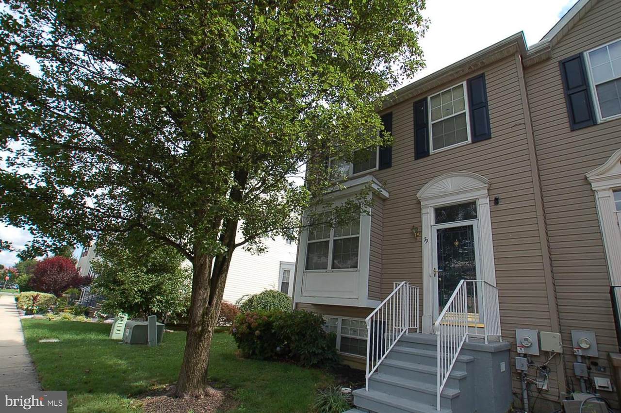 79 Versailles Court - Photo 1