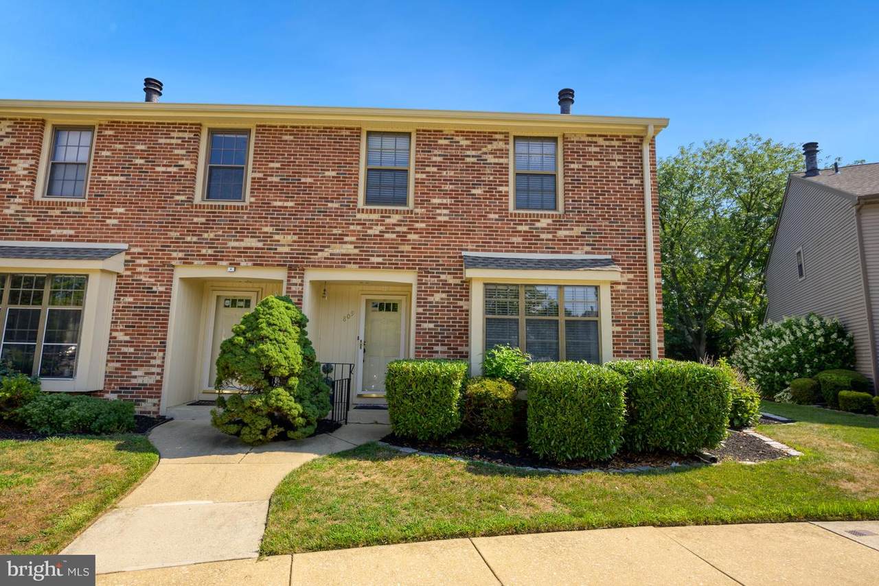 809 Kings Croft - Photo 1