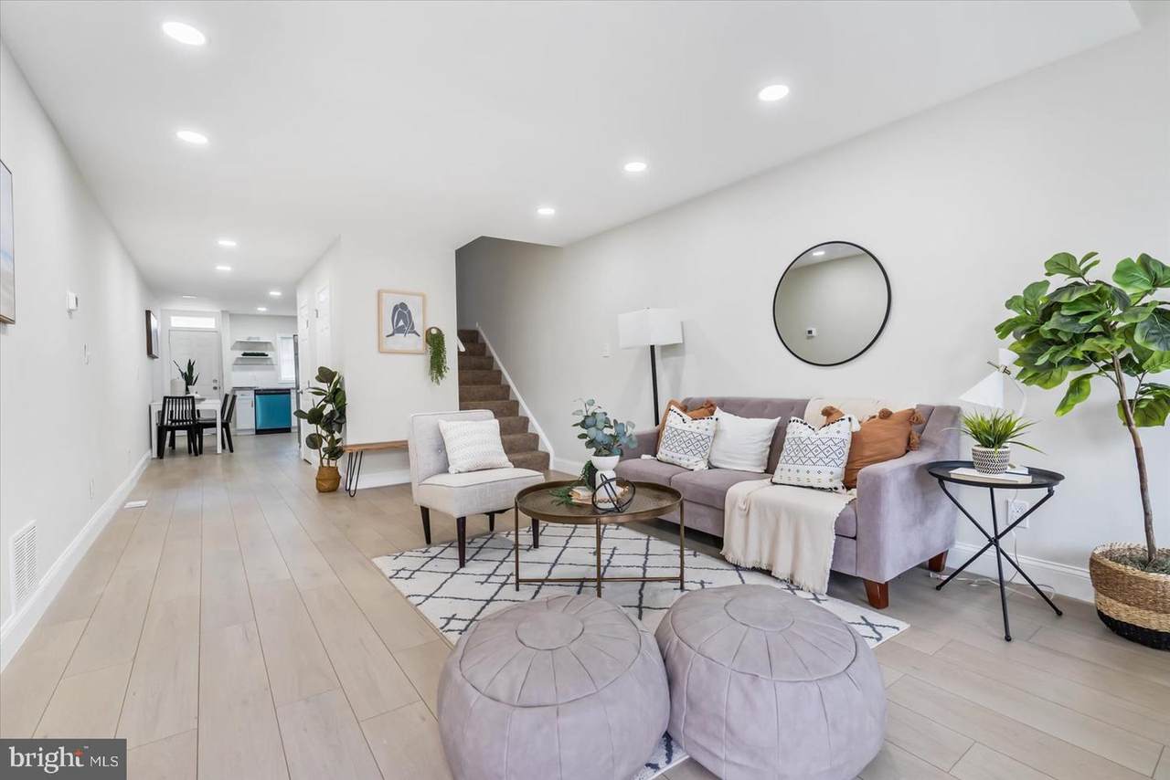 510 35TH Street - Photo 1