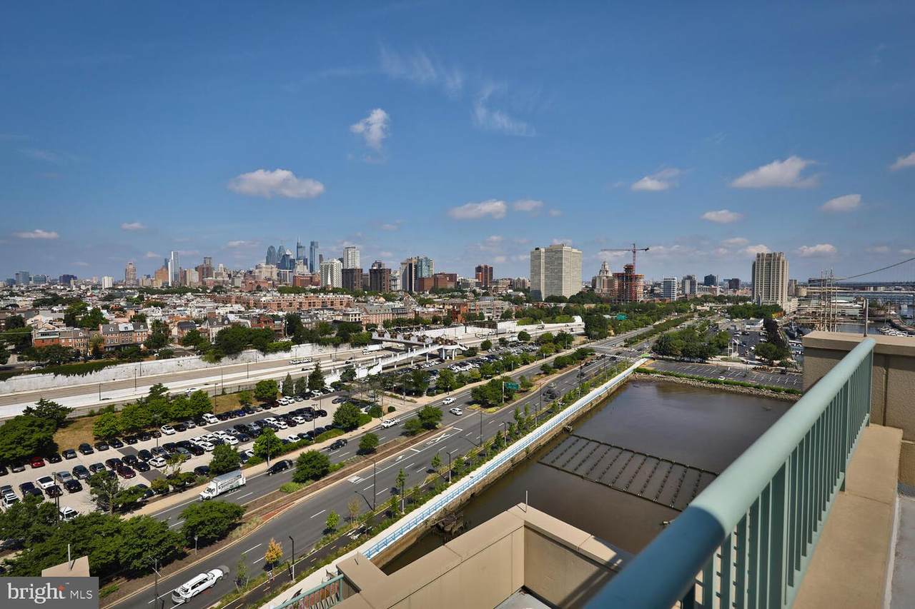 717 Columbus Boulevard - Photo 1