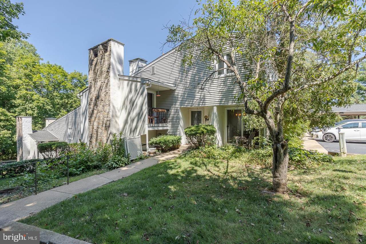 313 Belpaire Court - Photo 1
