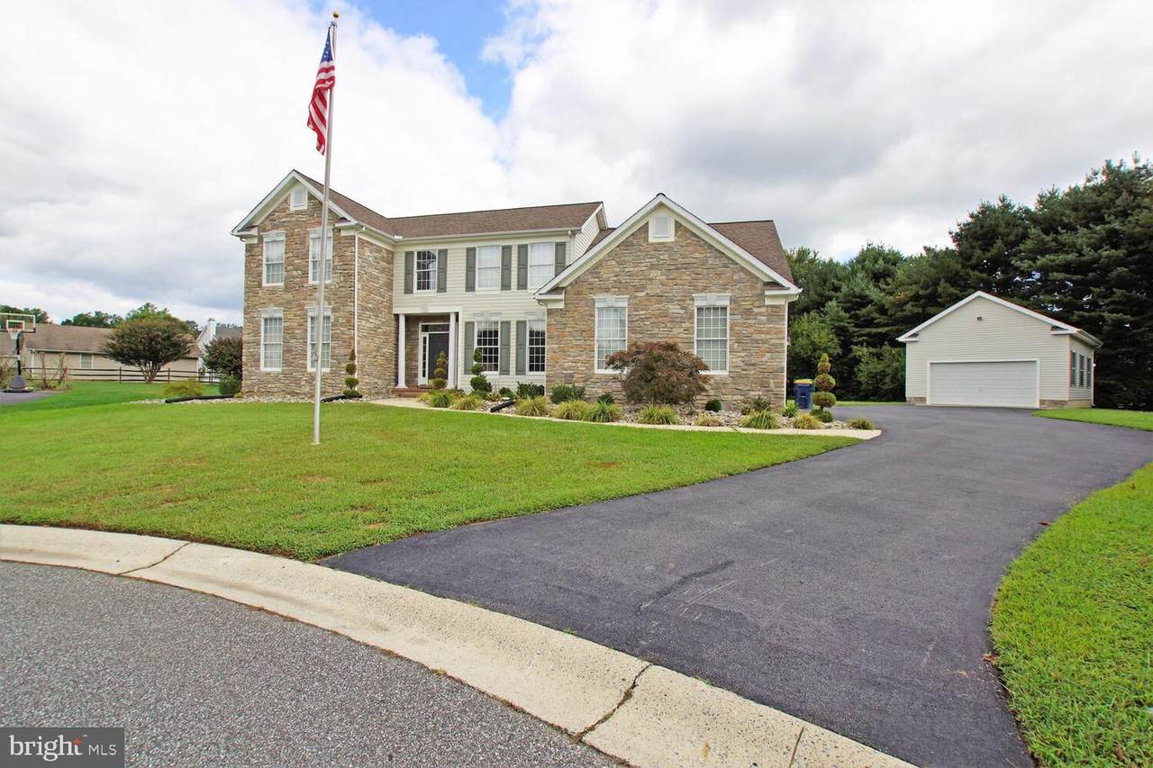 114 Coventry Court - Photo 1