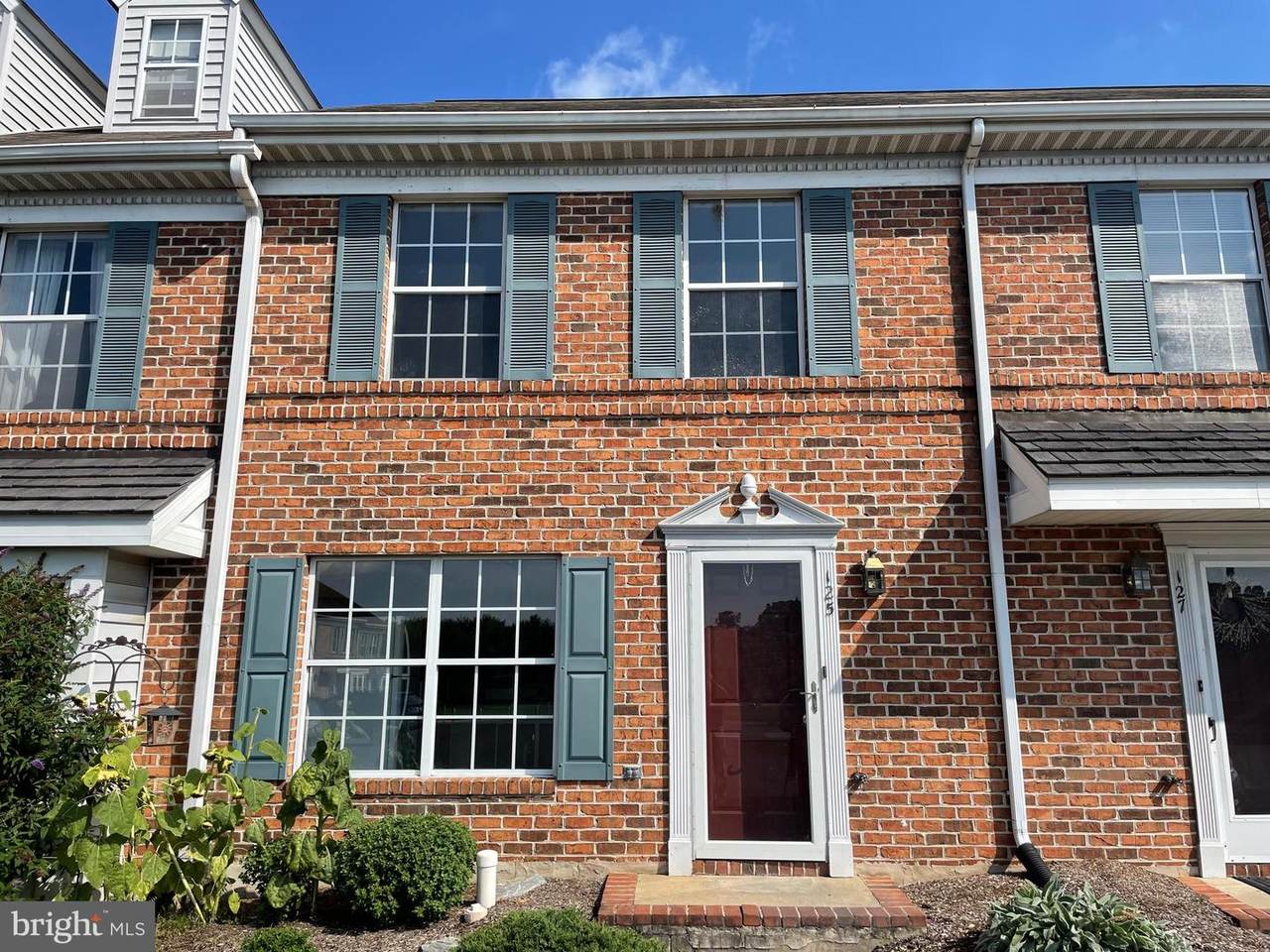 125 Delancy Place - Photo 1
