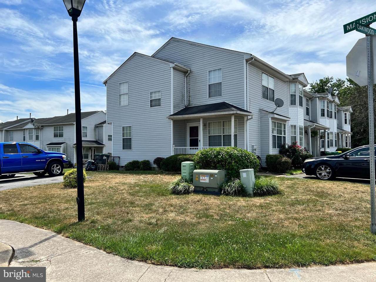 100 Oakwood Court - Photo 1