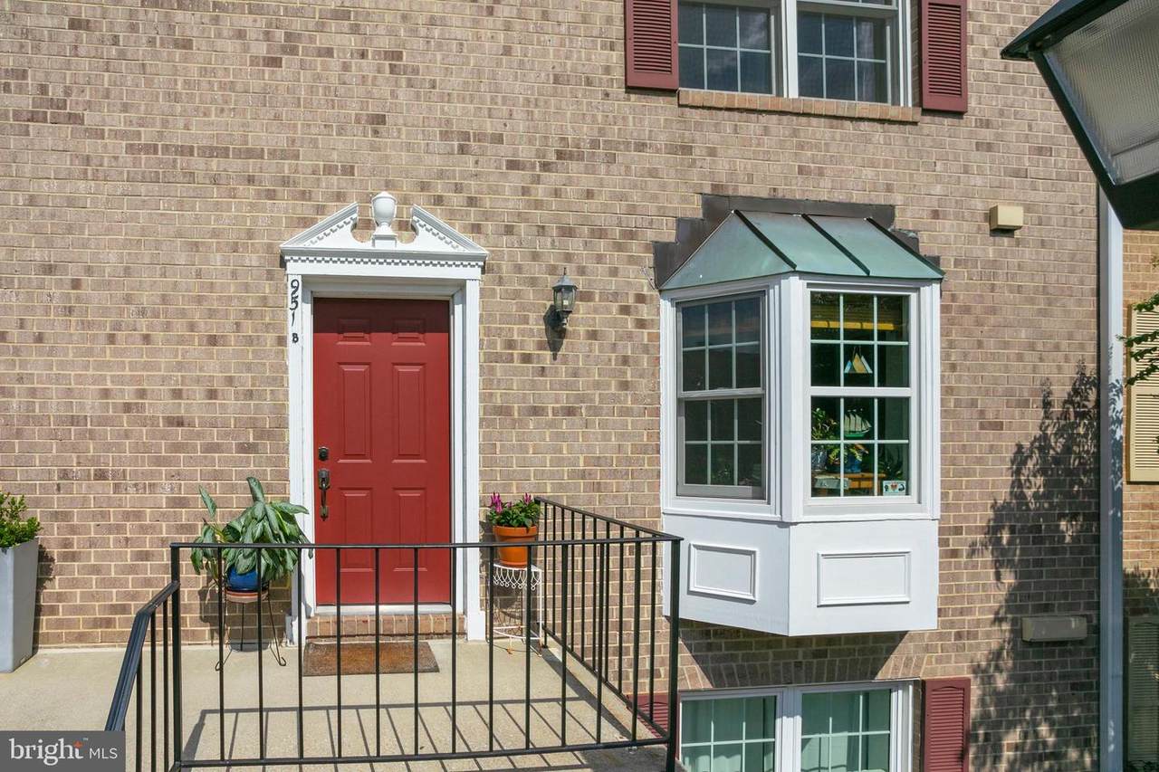 951 Rolfe Street - Photo 1