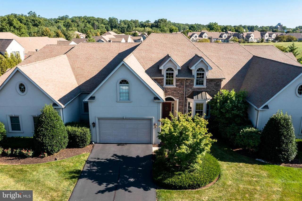 204 Country Club Drive - Photo 1
